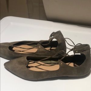 Old Navy suede pointy toe lace up flats